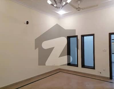 پی جی ای سی ایچ ایس فیز 2 پنجاب گورنمنٹ ایمپلائیز سوسائٹی,لاہور میں 3 کمروں کا 10 مرلہ بالائی پورشن 65.0 ہزار میں کرایہ پر دستیاب ہے۔ پی جی ای سی ایچ ایس فیز 2 پنجاب گورنمنٹ ایمپلائیز سوسائٹی,لاہور میں 3 کمروں کا 10 مرلہ بالائی پورشن 65.0 ہزار میں کرایہ پر دستیاب ہے۔