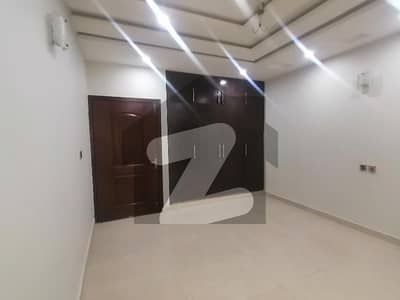 شالیمار کالونی ملتان میں 3 کمروں کا 5 مرلہ مکان 1.1 کروڑ میں برائے فروخت۔