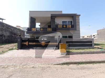 بحریہ ٹاؤن فیز 8 بحریہ ٹاؤن راولپنڈی,راولپنڈی میں 5 کمروں کا 10 مرلہ مکان 3.95 کروڑ میں برائے فروخت۔