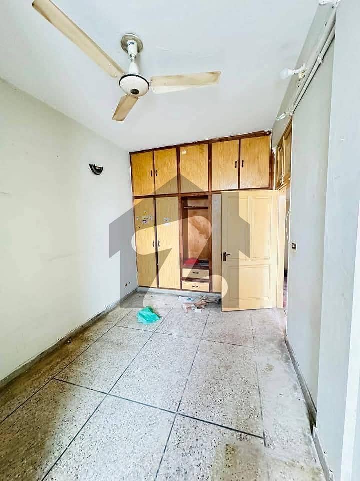 3 Bed Flat For Rent In G-11/2 3 Bed Flat For Rent In G-11/2