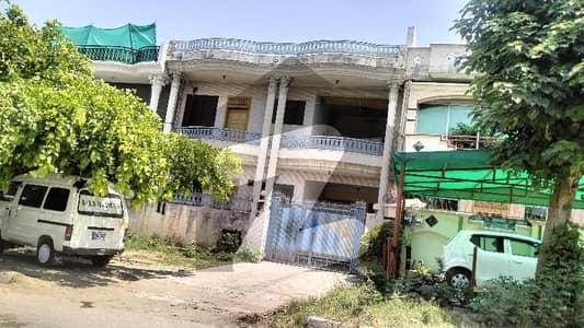 House For Sale Double Storey 30*60 Investor Price G-11/1 House For Sale Double Storey 30*60 Investor Price G-11/1