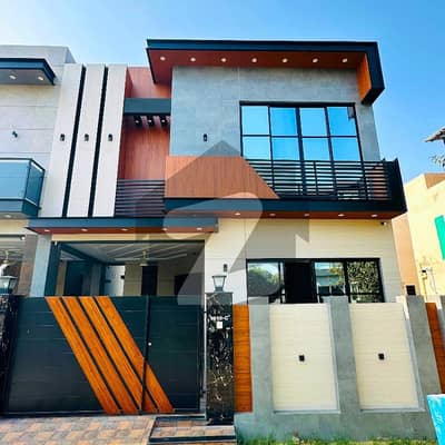 Charming 3-Bedroom 5 Marla House in DHA Modern Comfort with Stylish Finishes