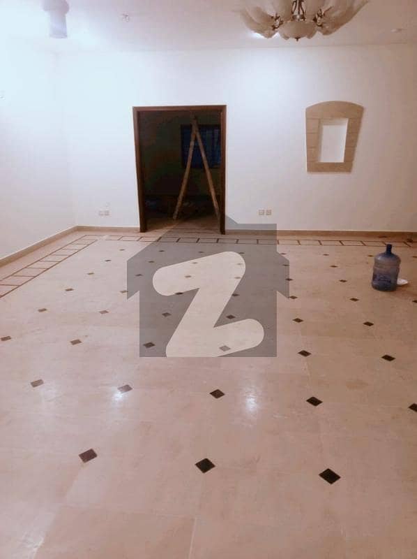 Prime Location 500 Yards Bungalow For Rent Prime Location 500 Yards Bungalow For Rent
