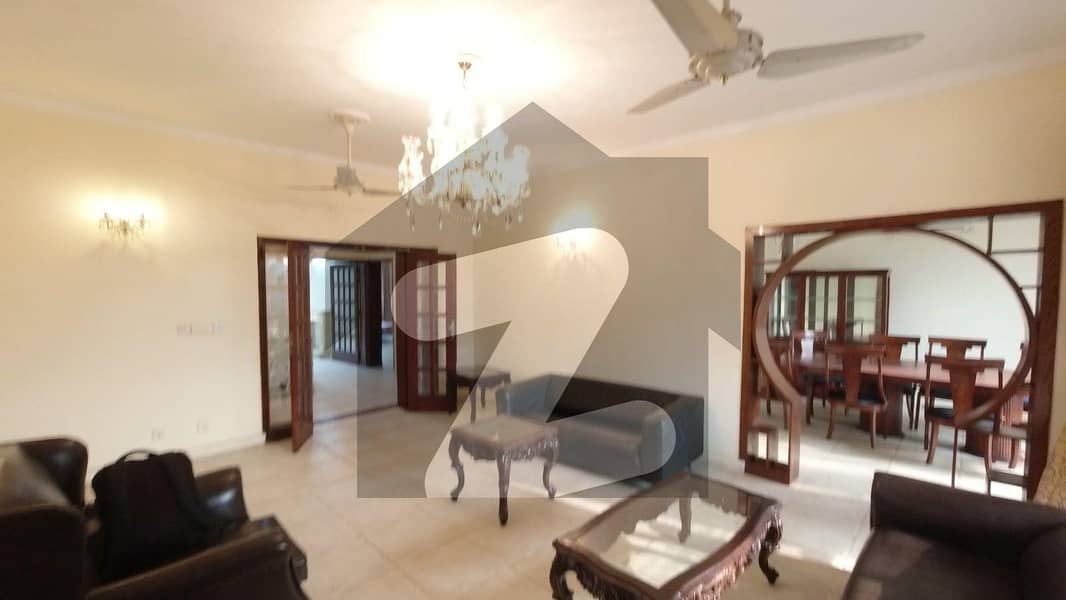 F-8 House 666 Sq Yards With Huge Extra Land F-8 House 666 Sq Yards With Huge Extra Land