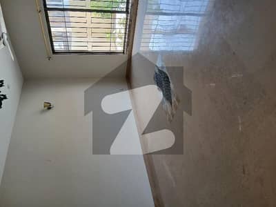 ڈی ایچ اے فیز 8 ڈی ایچ اے ڈیفینس,کراچی میں 3 کمروں کا 1 کنال زیریں پورشن 2.5 لاکھ میں کرایہ پر دستیاب ہے۔