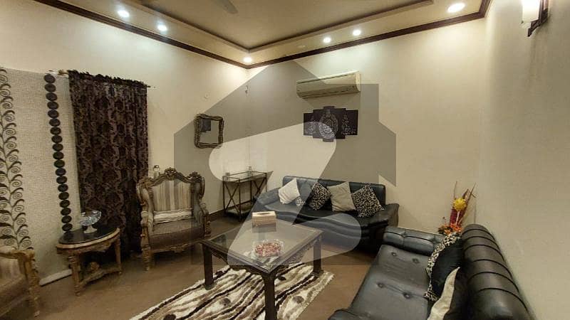 کینال روڈ فیصل آباد میں 1 کنال مکان 6.75 کروڑ میں برائے فروخت۔ کینال روڈ فیصل آباد میں 1 کنال مکان 6.75 کروڑ میں برائے فروخت۔