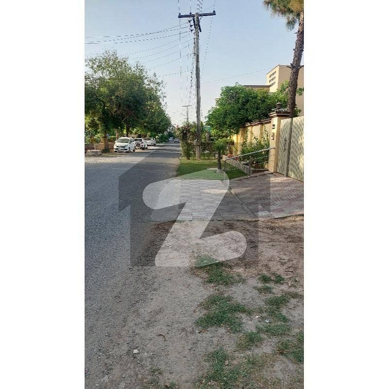 4 Marla Commercial Plot Available For Sale