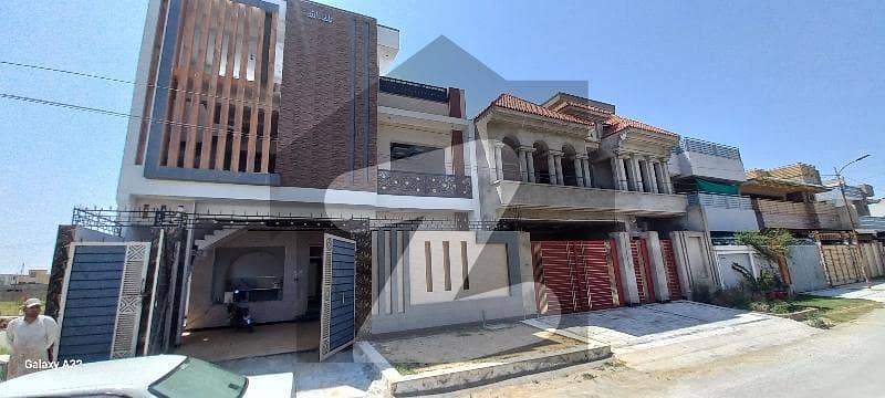 گرین ایکڑز ٹاؤن مردان میں 6 کمروں کا 10 مرلہ مکان 3.8 کروڑ میں برائے فروخت۔ گرین ایکڑز ٹاؤن مردان میں 6 کمروں کا 10 مرلہ مکان 3.8 کروڑ میں برائے فروخت۔