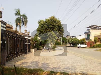1 Kanal Brand New House For Rent