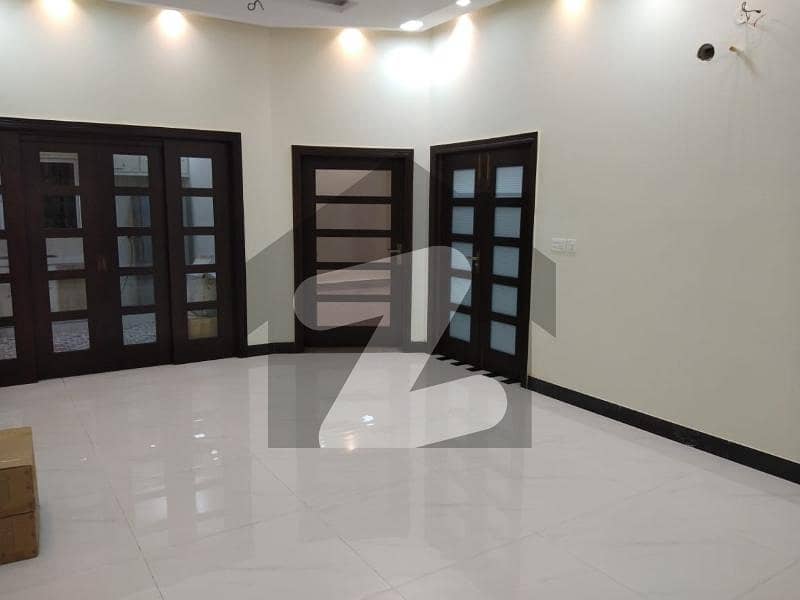CORNER 15 MARLA UPPER PORTION AVAILABLE FOR RENT CORNER 15 MARLA UPPER PORTION AVAILABLE FOR RENT