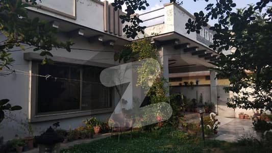 1 Kanal Single Storey House For Sale With Lawn