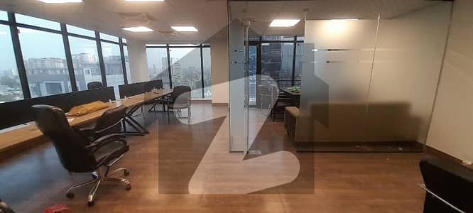 806 Sq Ft Corner Office Available For Rent