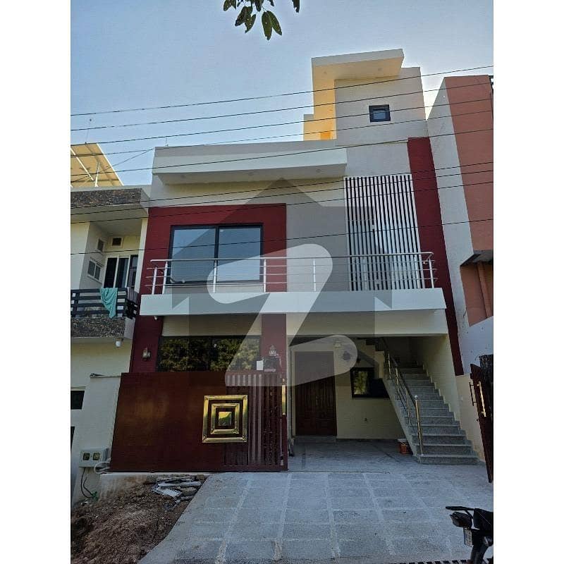Newly Build Beautiful House With Front Open Newly Build Beautiful House With Front Open