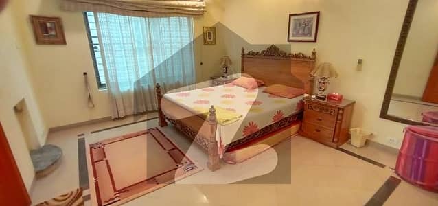 KANAL FULLY FURNISHED DESIGNERS HOUSE FOR RENT IN DHA PHASE 4