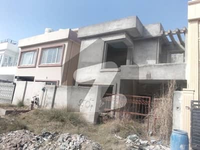 پی ایچ اے ایف آفیسرز ریزڈینسیا کوری روڈ,اسلام آباد میں 3 کمروں کا 8 مرلہ مکان 2.5 کروڑ میں برائے فروخت۔ پی ایچ اے ایف آفیسرز ریزڈینسیا کوری روڈ,اسلام آباد میں 3 کمروں کا 8 مرلہ مکان 2.5 کروڑ میں برائے فروخت۔