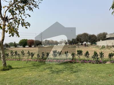 ڈی ایچ اے فیز 6 - بلاک کے فیز 6,ڈیفنس (ڈی ایچ اے),لاہور میں 2 کنال رہائشی پلاٹ 16.0 کروڑ میں برائے فروخت۔