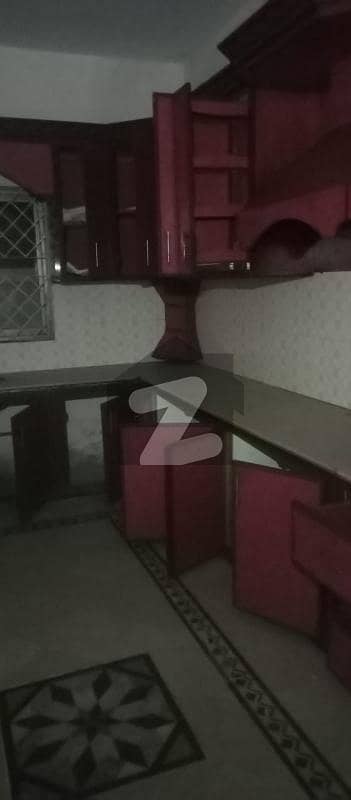 جیل روڈ فیصل آباد میں 1 کنال مکان 25.0 کروڑ میں برائے فروخت۔