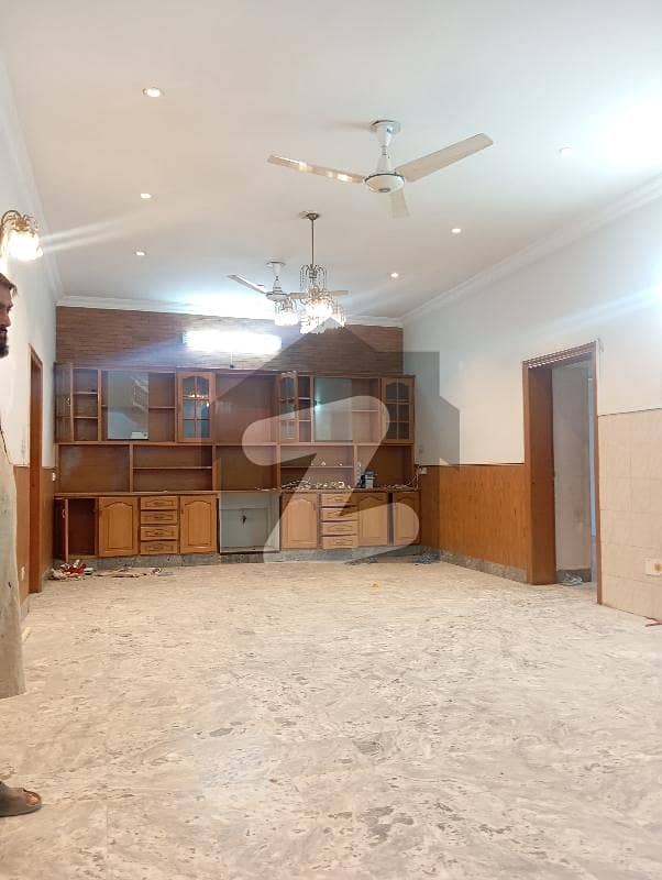 UPPER PORTION FOR RENT UPPER PORTION FOR RENT