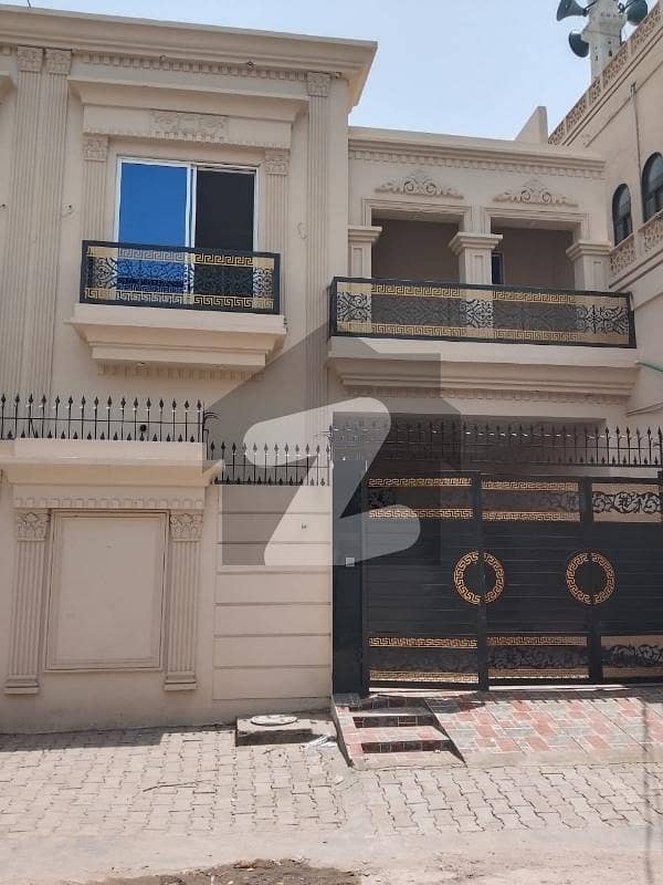 نیو شالیمار کالونی ملتان میں 4 کمروں کا 6 مرلہ مکان 1.8 کروڑ میں برائے فروخت۔ نیو شالیمار کالونی ملتان میں 4 کمروں کا 6 مرلہ مکان 1.8 کروڑ میں برائے فروخت۔
