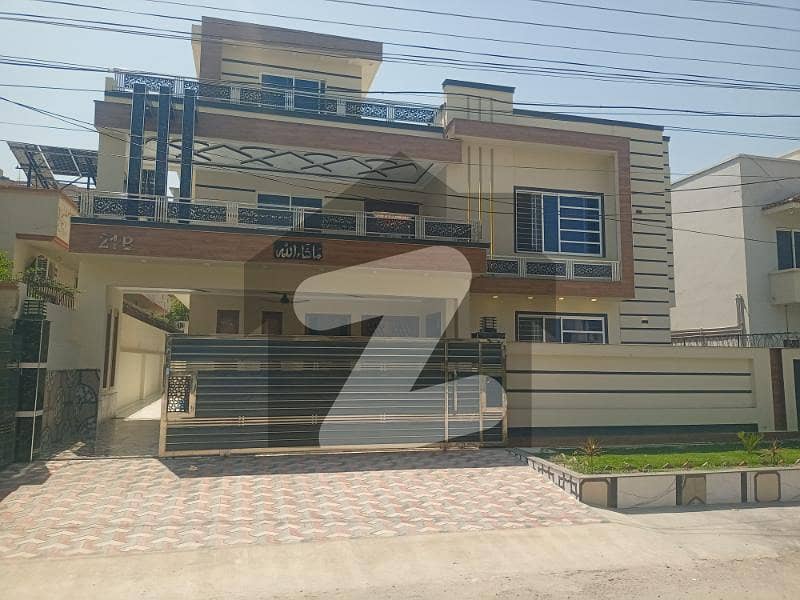 سوان گارڈن اسلام آباد میں 7 کمروں کا 1 کنال مکان 7.25 کروڑ میں برائے فروخت۔ سوان گارڈن اسلام آباد میں 7 کمروں کا 1 کنال مکان 7.25 کروڑ میں برائے فروخت۔
