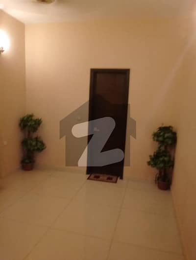 بہادر آباد گلشنِ اقبال ٹاؤن,کراچی میں 2 کمروں کا 4 مرلہ فلیٹ 2.1 کروڑ میں برائے فروخت۔