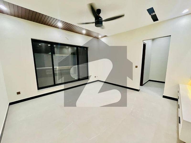 800 Square Yards House Available In E-7 For Sale 800 Square Yards House Available In E-7 For Sale