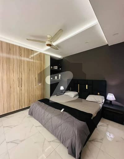 01 BED LUXURY FURNISHED APARTMENT AVAILBLE FOR RENT AT GULBERG GREEEN ISLAMABAD