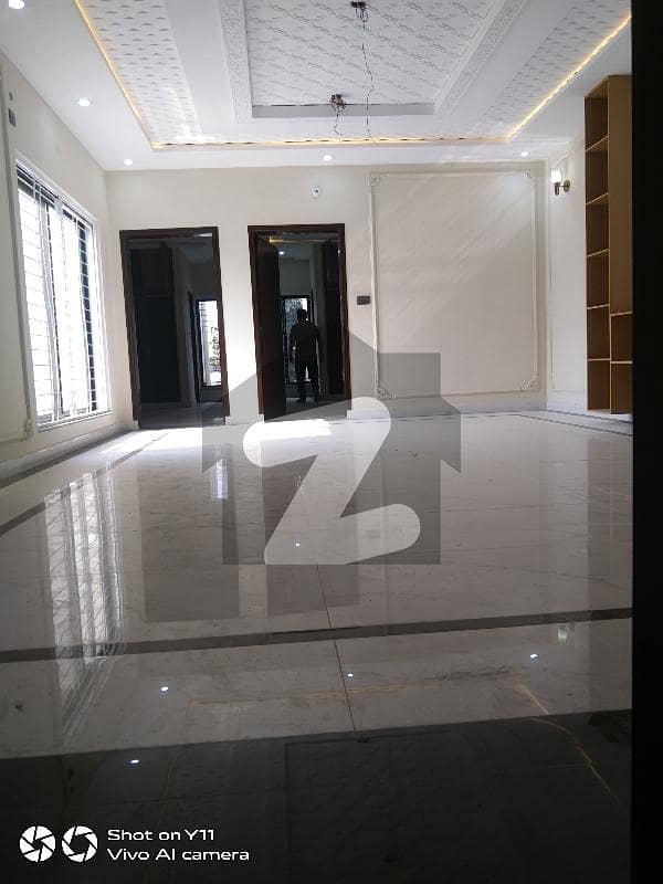 مصطفیٰ ٹاؤن لاہور میں 2 کمروں کا 18 مرلہ بالائی پورشن 50.0 ہزار میں کرایہ پر دستیاب ہے۔ مصطفیٰ ٹاؤن لاہور میں 2 کمروں کا 18 مرلہ بالائی پورشن 50.0 ہزار میں کرایہ پر دستیاب ہے۔