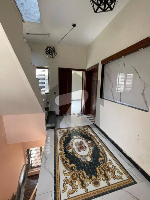 10 MARLA UPPER PORTION AVAILABLE FOR RENT 10 MARLA UPPER PORTION AVAILABLE FOR RENT