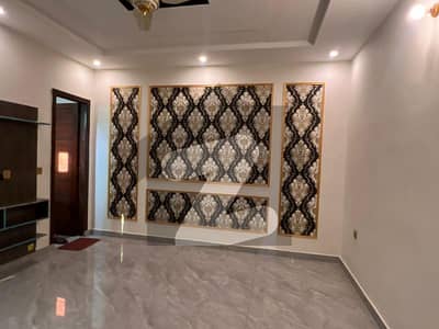 10 MARLA MODERN DESIGN HOUSE AVALIBLE FOR SALE WITH GAS AND SOLAR