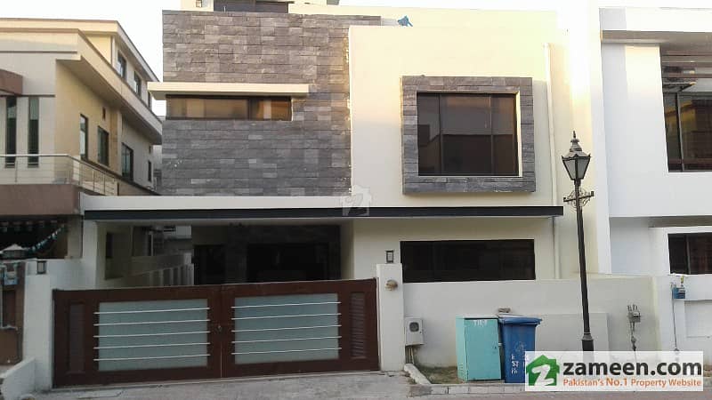 13 MARLA FULL HOUSE FOR RENT IN BAHRIA TOWN PHASE 3
