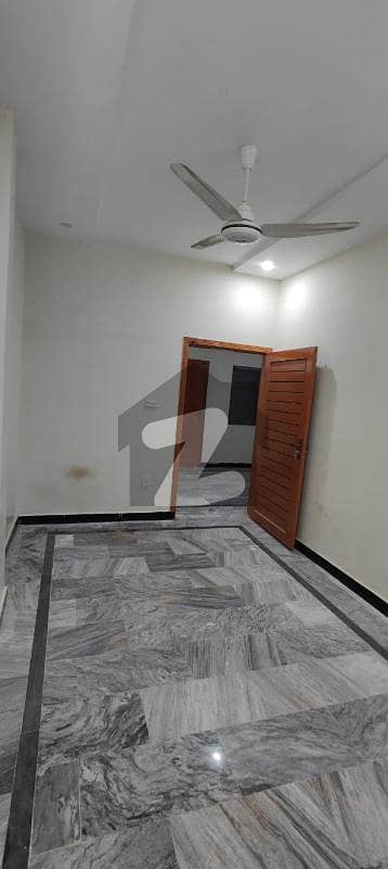 Single Room Available For Rent Single Room Available For Rent