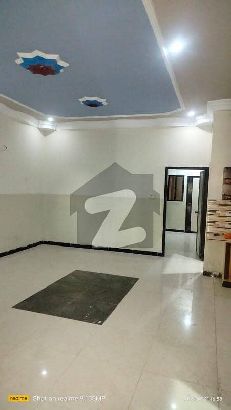 Well Maintained 3 Bed Dd (5 Rooms) On 200 Yards With 200 Yards Extra Green Belt Outside On Main 200 Feet Road For Commercial Use In Block 4 Gulistan-E-Jauhar Well Maintained 3 Bed Dd (5 Rooms) On 200 Yards With 200 Yards Extra Green Belt Outside On Main 200 Feet Road For Commercial Use In Block 4 Gulistan-E-Jauhar