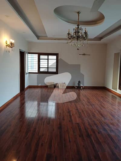 UPPER PORTION FOR RENT