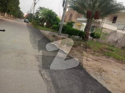 ڈی ایچ اے فیز 6 ڈی ایچ اے ڈیفینس,کراچی میں 2 کنال رہائشی پلاٹ 20.0 کروڑ میں برائے فروخت۔