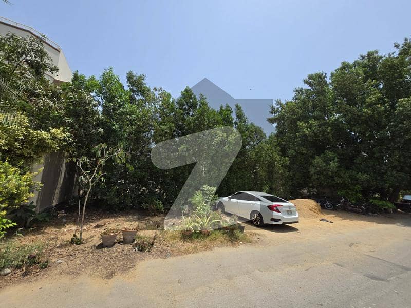 600 YARDS PLOT FOR SALE 600 YARDS PLOT FOR SALE