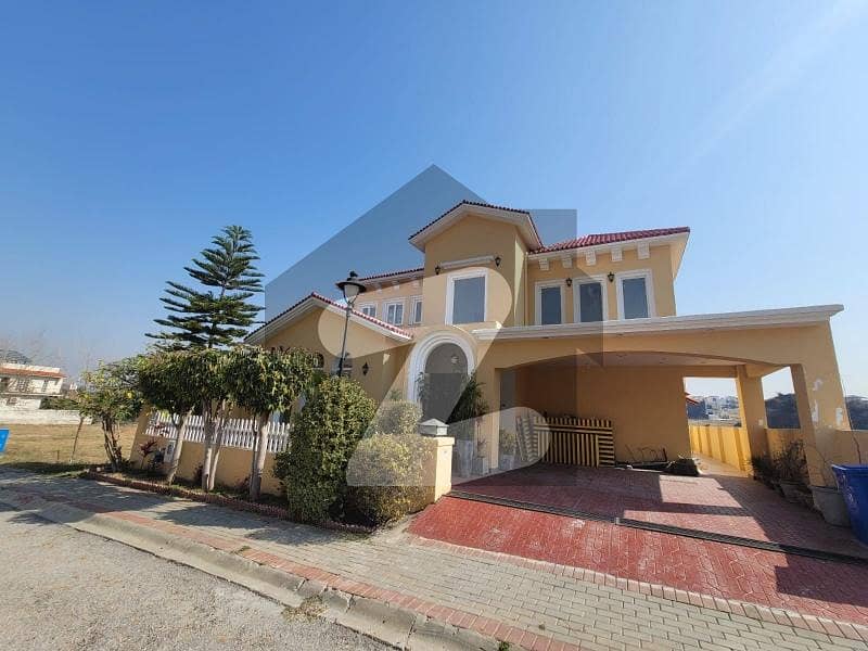 عمارکینیان ویوز اسلام آباد میں 4 کمروں کا 1 کنال مکان 6.5 کروڑ میں برائے فروخت۔ عمارکینیان ویوز اسلام آباد میں 4 کمروں کا 1 کنال مکان 6.5 کروڑ میں برائے فروخت۔