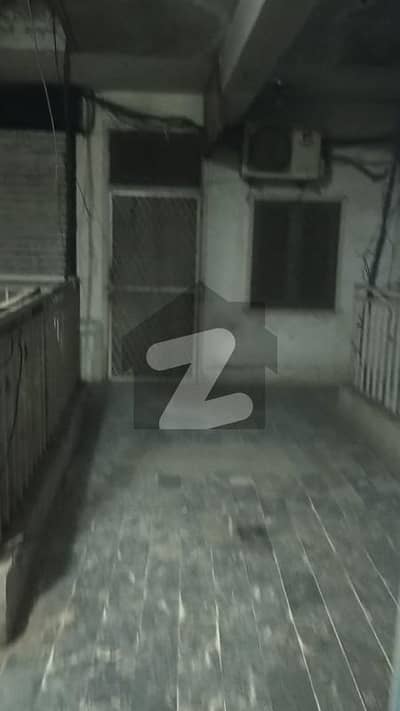 سیٹلائٹ ٹاؤن - 6 ویں روڈ سیٹیلائیٹ ٹاؤن - بلاک ڈی,سیٹیلائیٹ ٹاؤن,راولپنڈی میں 1 مرلہ دفتر 30.0 ہزار میں کرایہ پر دستیاب ہے۔