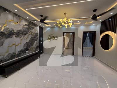 10 Marla ultra luxurious house for sale bahria town lahore at affordable price