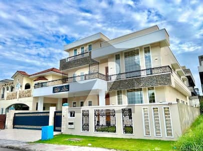 Luxurious Kanal House UPPER PORTION for Rent in Prime Location!