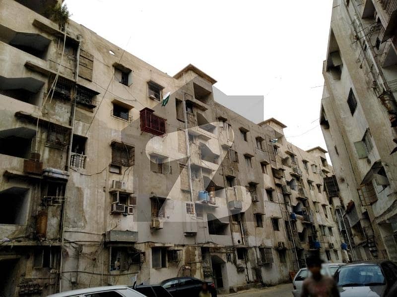 FLAT FOR SALE 4TH FLOOR WITHOUT LIFT 3 BED DD CAR PARKING BOUNDRIES ...