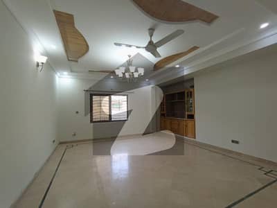 F10 Beautiful Upper Portion 3 Bed