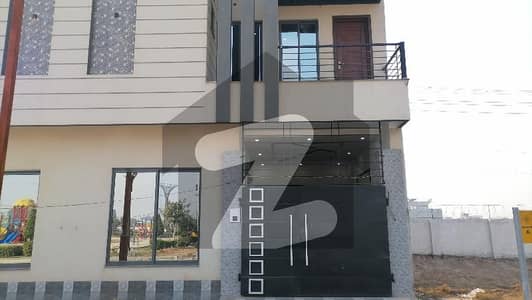 اوسیس ون لوئر کینال روڈ,فیصل آباد میں 4 مرلہ مکان 1.25 کروڑ میں برائے فروخت۔