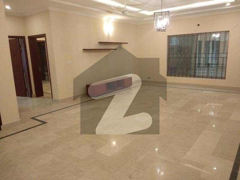 UPPER PORTION AVAILABLE FOR RENT IN E-11 ISLAMABAD UPPER PORTION AVAILABLE FOR RENT IN E-11 ISLAMABAD