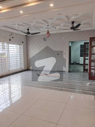HOUSE FOR RENT F-11 SIX BEDROOM