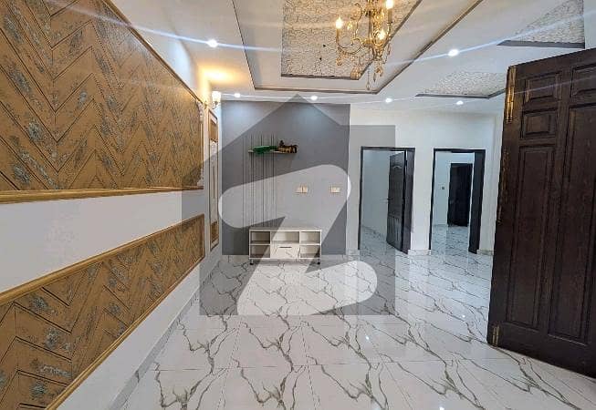 Prominently-Located 10 Marla House Available In Johar Town Prominently-Located 10 Marla House Available In Johar Town