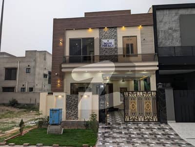 ڈی ایچ اے 11 رہبر فیز 2 ڈی ایچ اے 11 رہبر,لاہور میں 3 کمروں کا 5 مرلہ مکان 2.1 کروڑ میں برائے فروخت۔