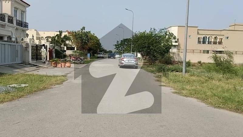 ڈی ایچ اے فیز 8 - بلاک ڈبلیو فیز 8,ڈیفنس (ڈی ایچ اے),لاہور میں 1 کنال رہائشی پلاٹ 5.5 کروڑ میں برائے فروخت۔ ڈی ایچ اے فیز 8 - بلاک ڈبلیو فیز 8,ڈیفنس (ڈی ایچ اے),لاہور میں 1 کنال رہائشی پلاٹ 5.5 کروڑ میں برائے فروخت۔
