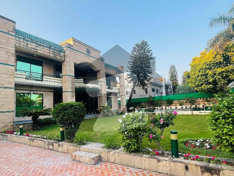 12 Bedrooms Fully Furnished + Swimming Pool 4 Kanals 12 Bedrooms Fully Furnished + Swimming Pool 4 Kanals