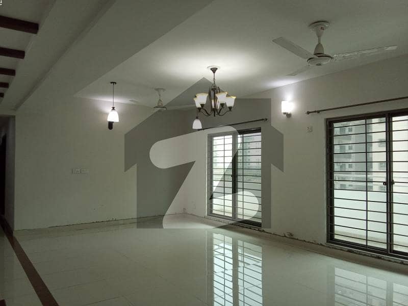 10 MARLA 3 BEDROOM APARTMENT AVAILABLE FOR RENT 10 MARLA 3 BEDROOM APARTMENT AVAILABLE FOR RENT
